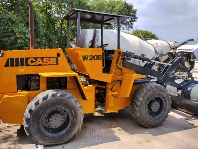 Pá Carregadeira Case W20B