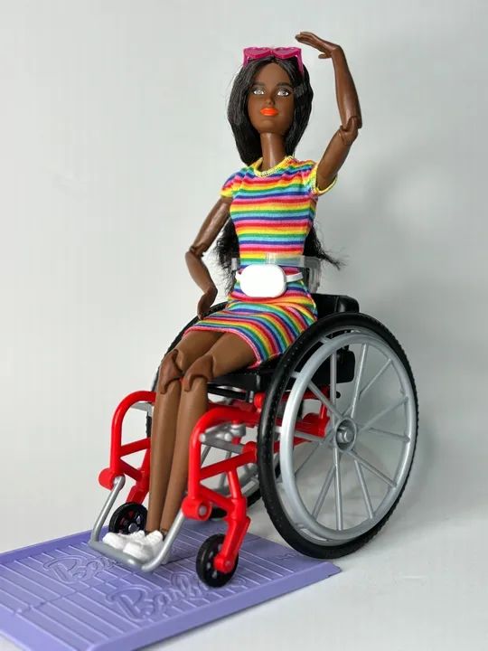 Barbie fashionista cadeirante  - Foto 2