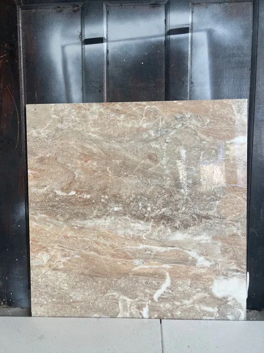 67m de Pisos de Porcelanato Bege Claro aceito cartão de crédito - Foto 2