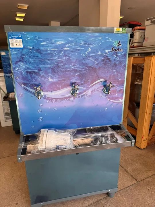 Bebedouro refrigerado industrial - água gelada toda hora -marca frisbel  - Foto 3