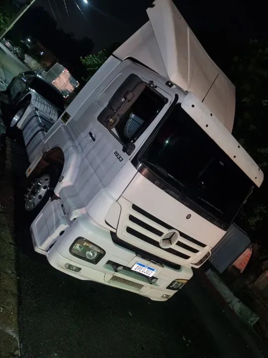 Caminhão Mercedes-Benz AXOR 1933 - Foto 4