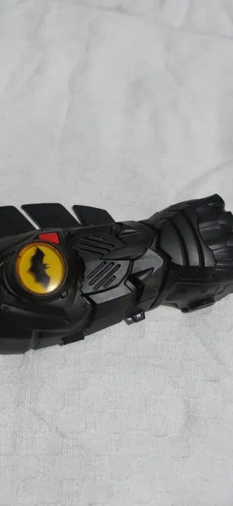 Luva Manopla Do Batman Dc com som de soco e falas  - Foto 5