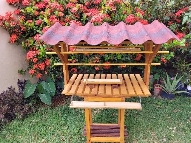 Casa de Pássaros Artesanal Comedouro Grande Fino Acabamento Madeira Rústica - Foto 2