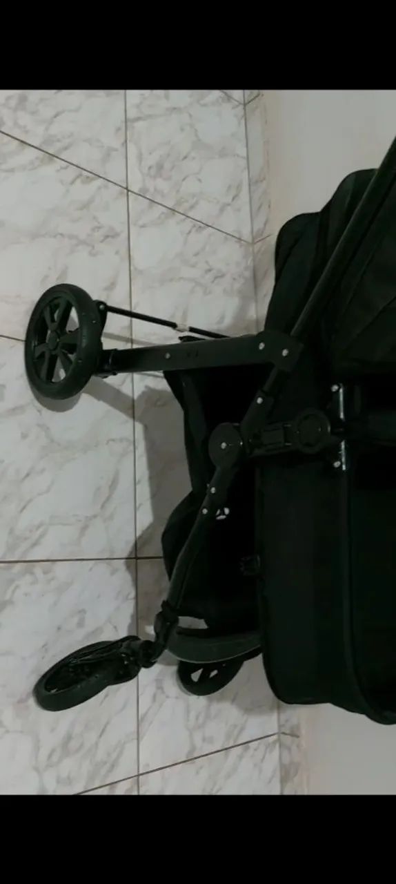 Vende se carrinho galzerano + bebê conforto 