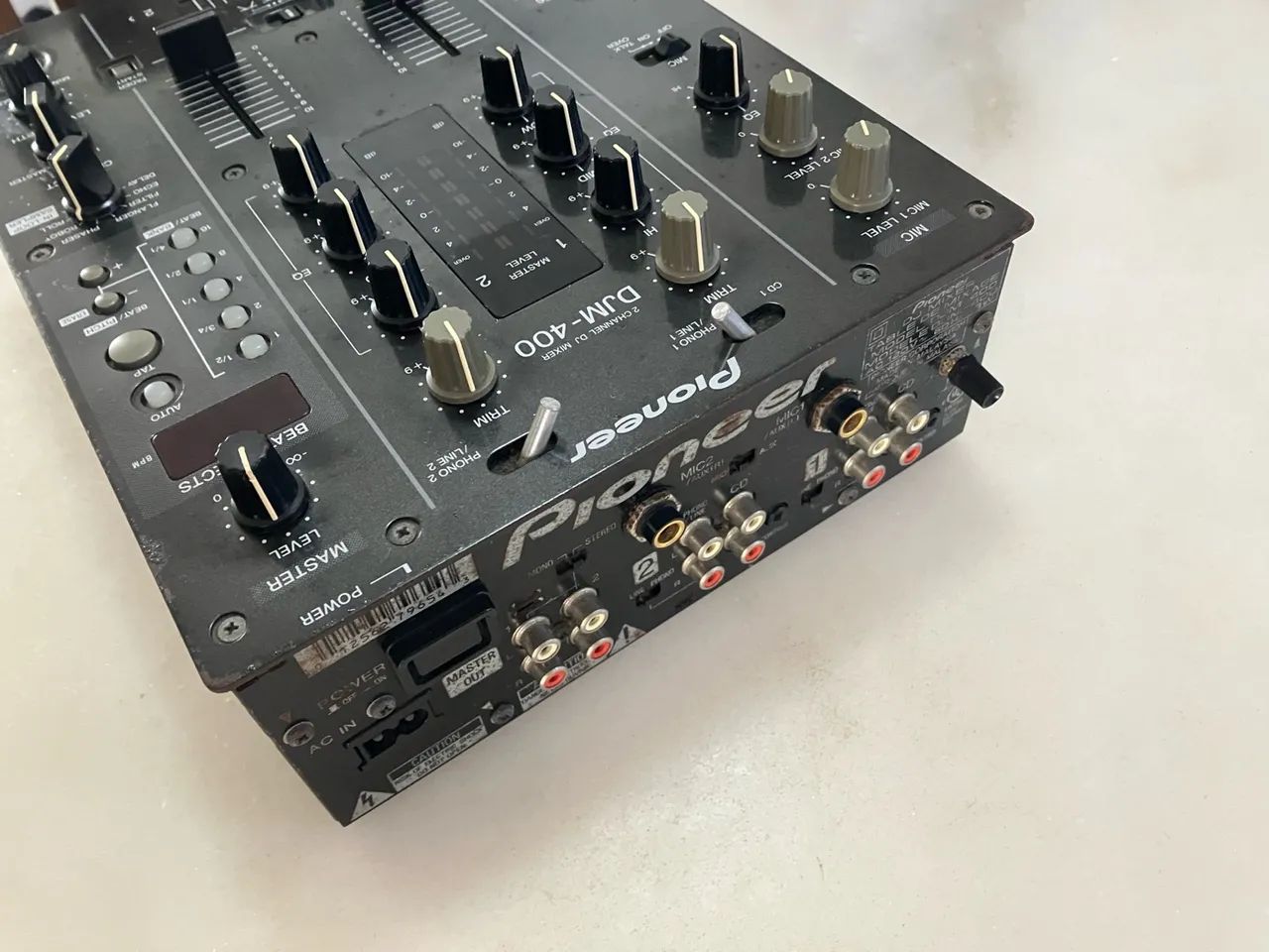 DJ機材 Pioneer DJM-400 Open Box Pioneer DJ DJM-400 Professional DJ Mixer | Guitar