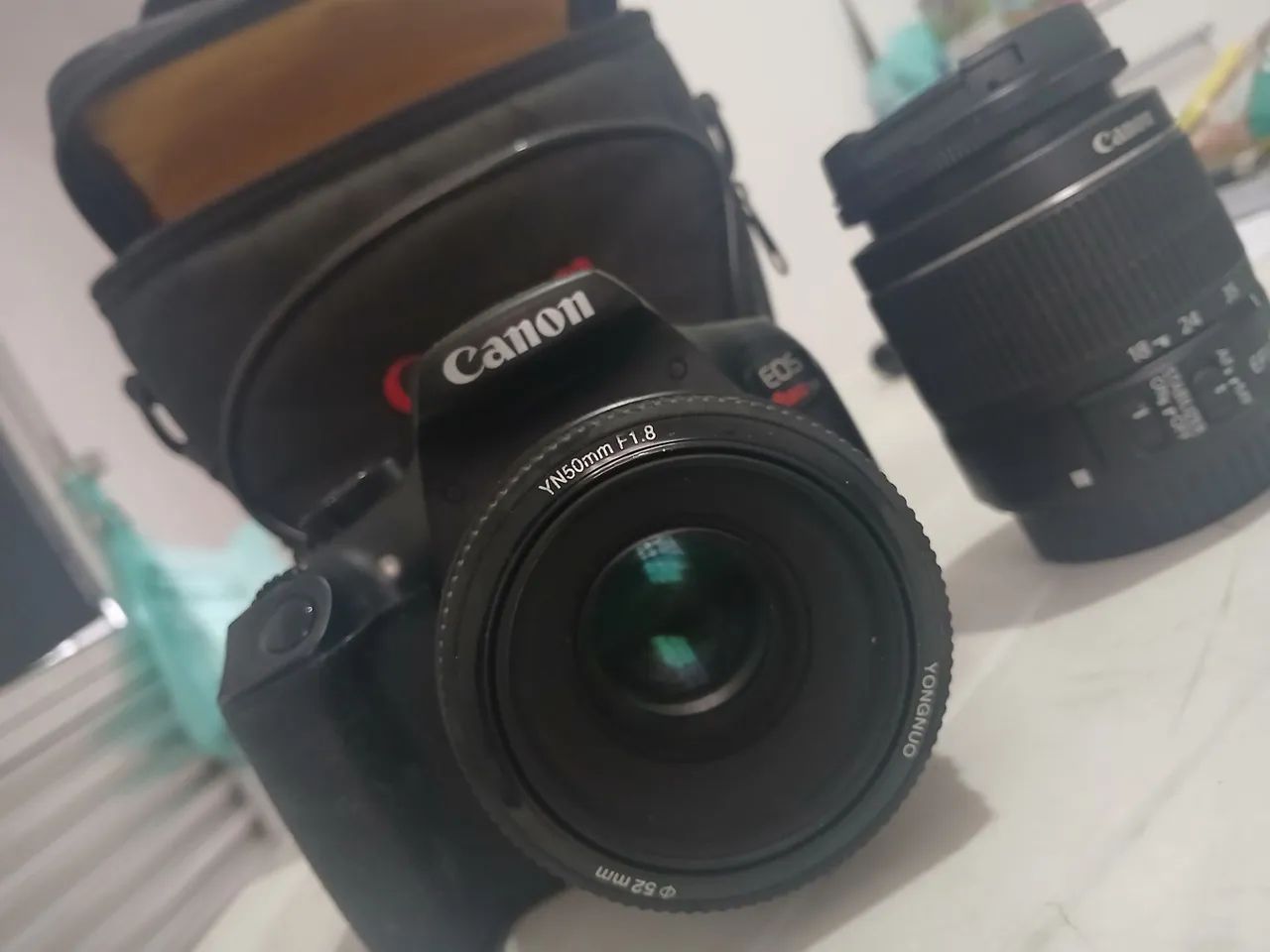 Câmera Canon EOS T6 com Lente Yongnuo