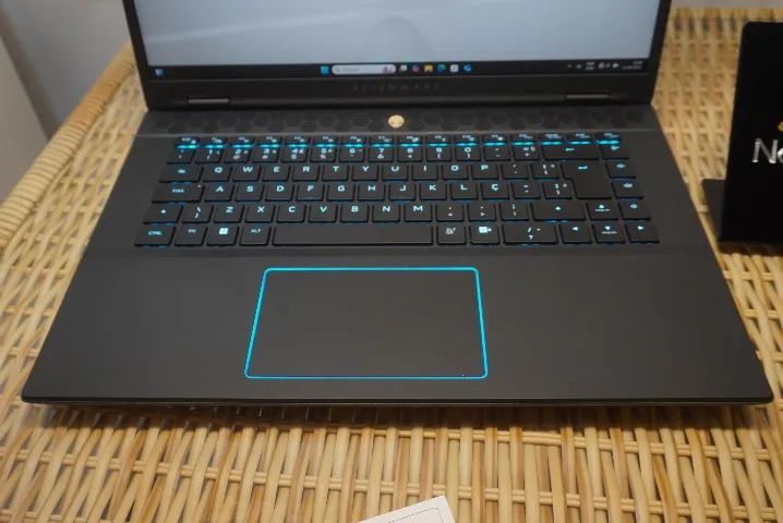 Alienware M16 R2 - Ultra 9 185H, 32gb, 1tb, RTX 4070 8gb - Foto 2