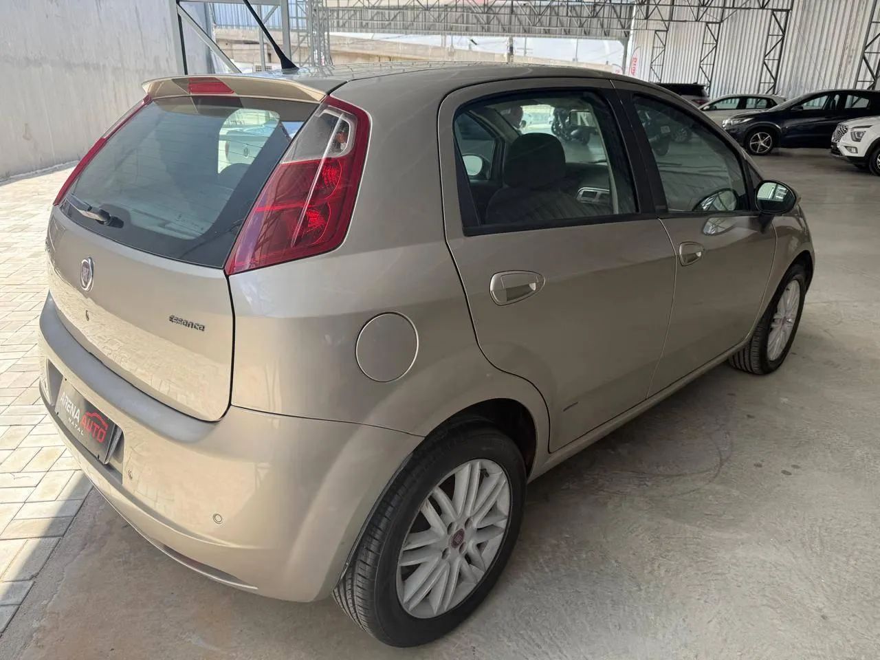 PUNTO ESSENCE 1.8 FLEX 16V 5P MEC - Foto 2