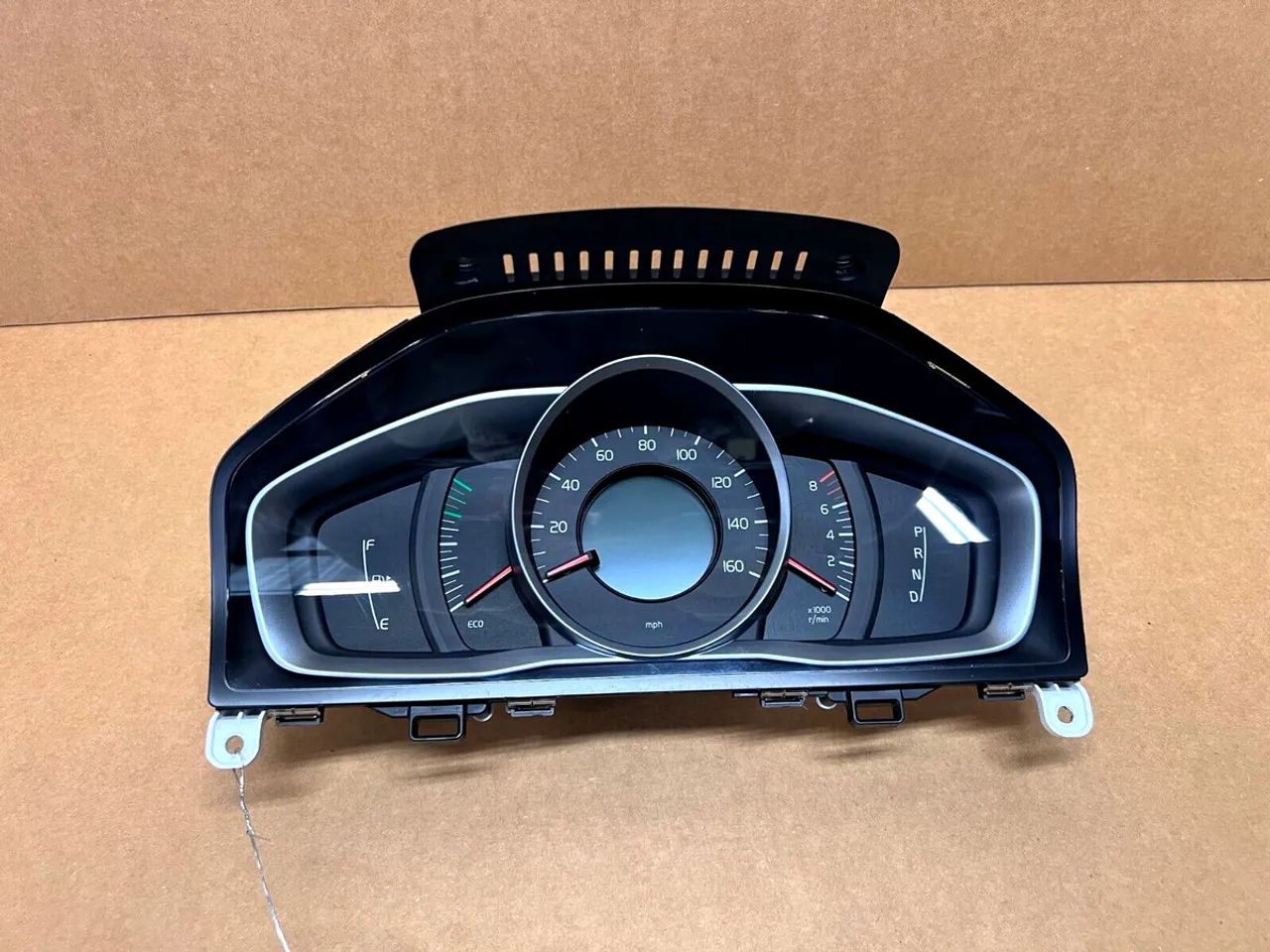 Painel de Volvo XC6064308005758593122