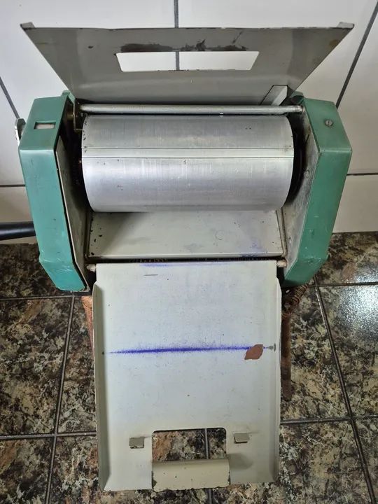 Mimeógrafo à Álcool Para Colecionador em Bom Estado R$100,00 Reais Retirar no Local - Foto 6