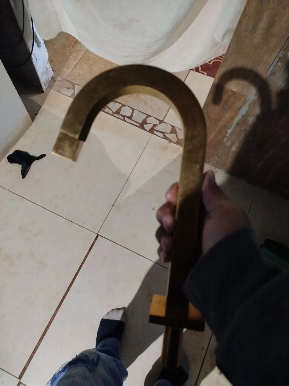 Torneira de metal com design moderno