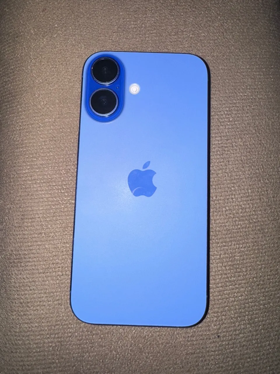 Vendo iPhone 16 com garantia