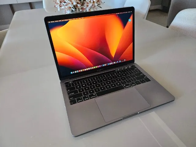Macbook Pro 13 pol - Bateria 142 ciclos - Tela Retina - Touchbar