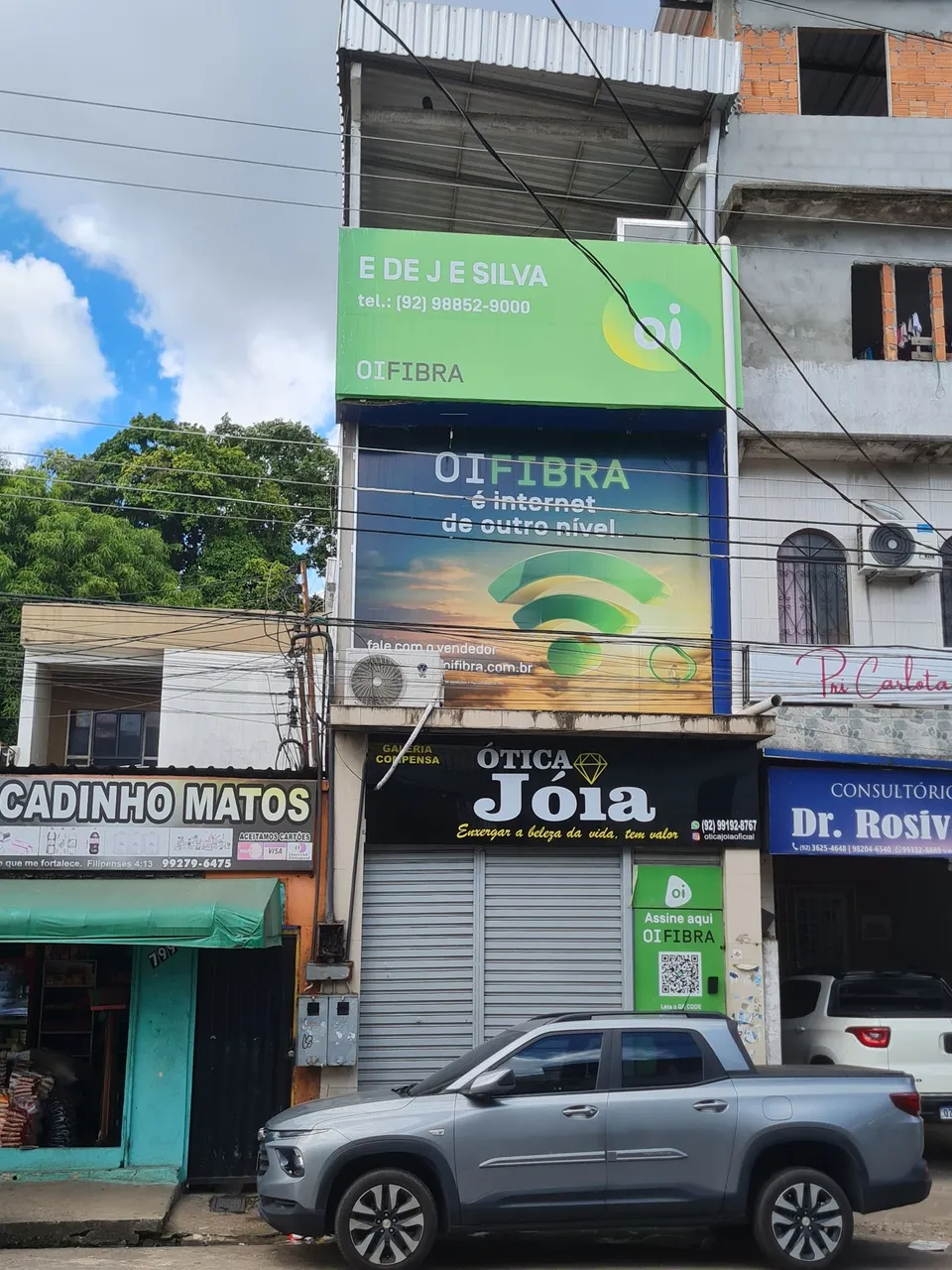 Alugo salas comerciais em galeria na Compensa, av Oscar Borel, grande fluxo