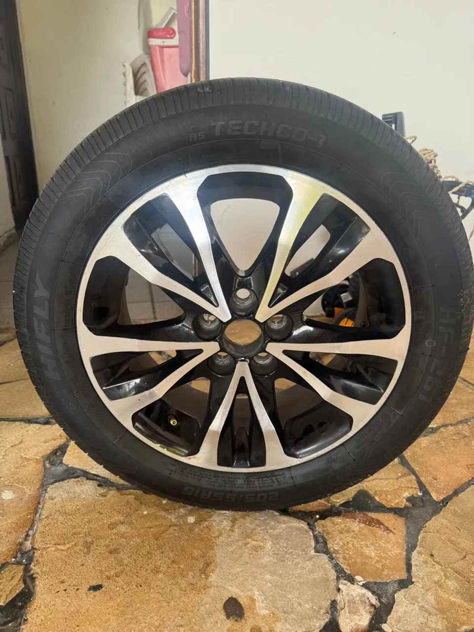 Roda de liga leve aro 16