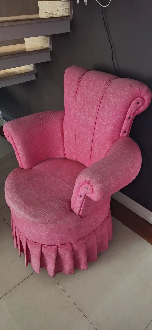 Poltrona estofada Rosa - Ótimo estado - Foto 5