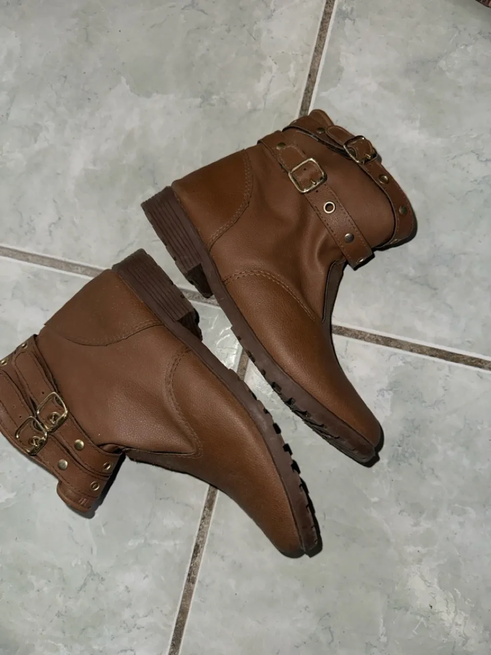 Botas Femininas Marrom