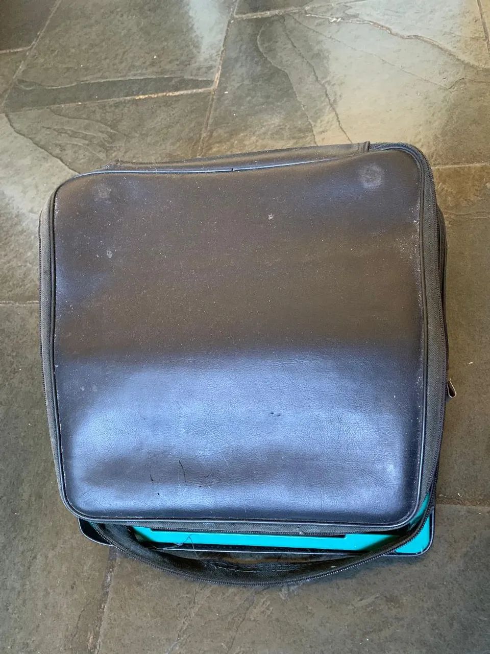 Máquina de escrever Olivetti Studio 45 64661943634049124