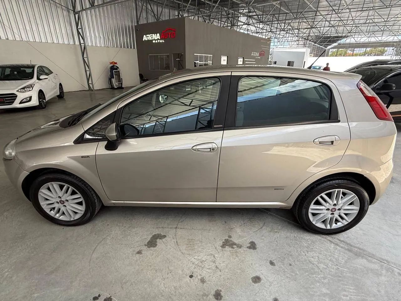 PUNTO ESSENCE 1.8 FLEX 16V 5P MEC - Foto 4