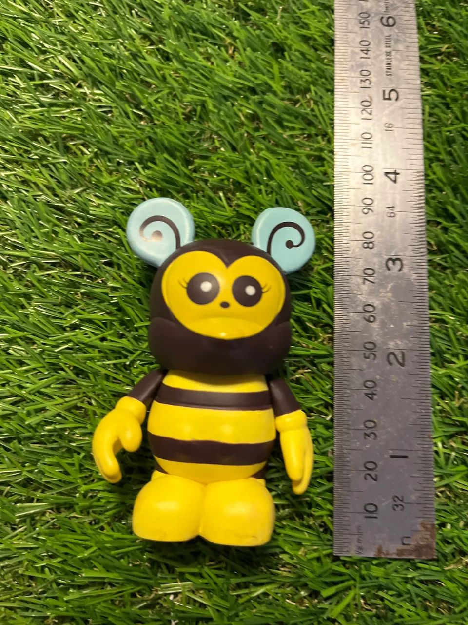 Disney Vinylmation- Abelha 