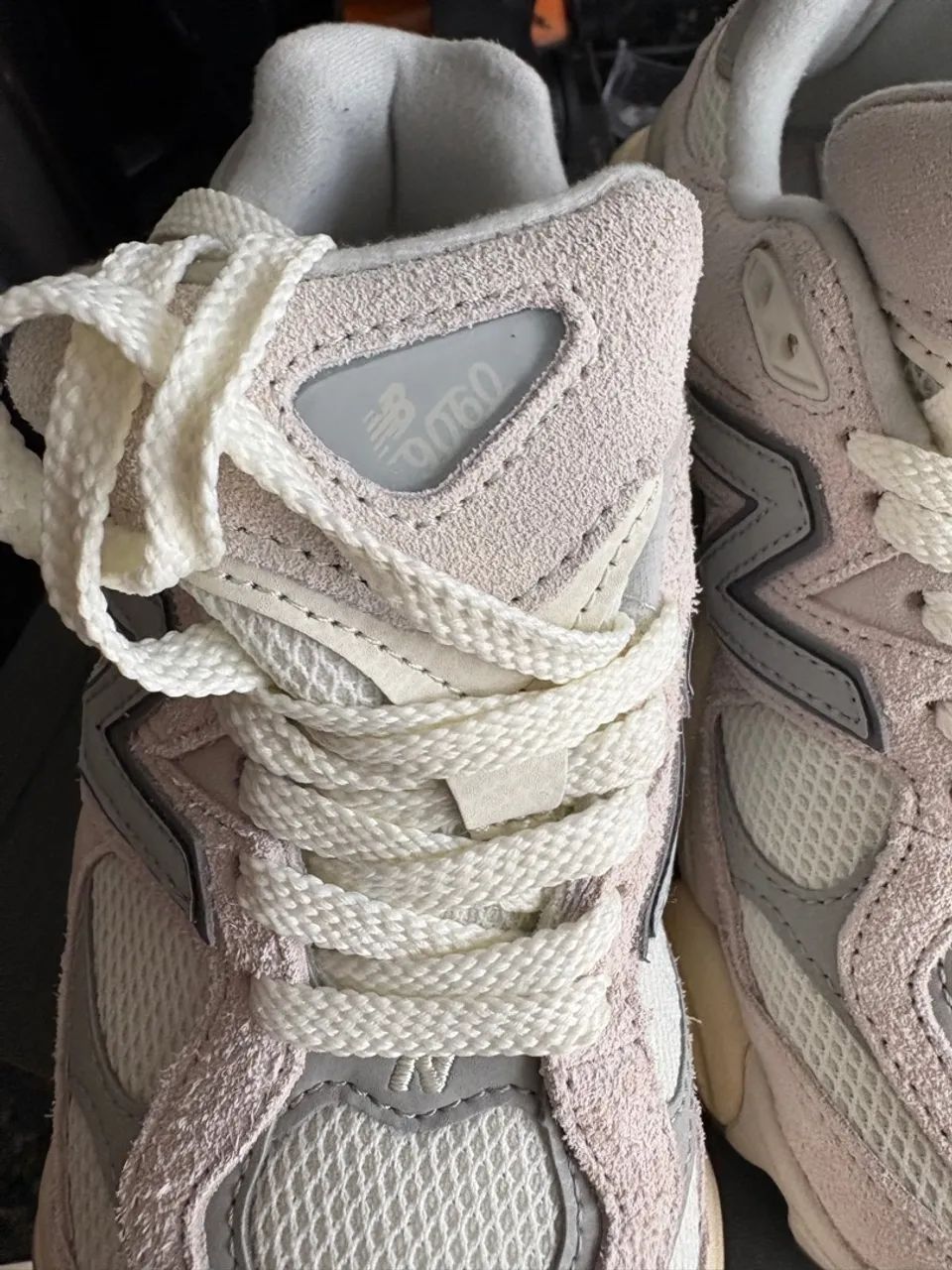 Tênis New Balance 9060 - Off White - Foto 4