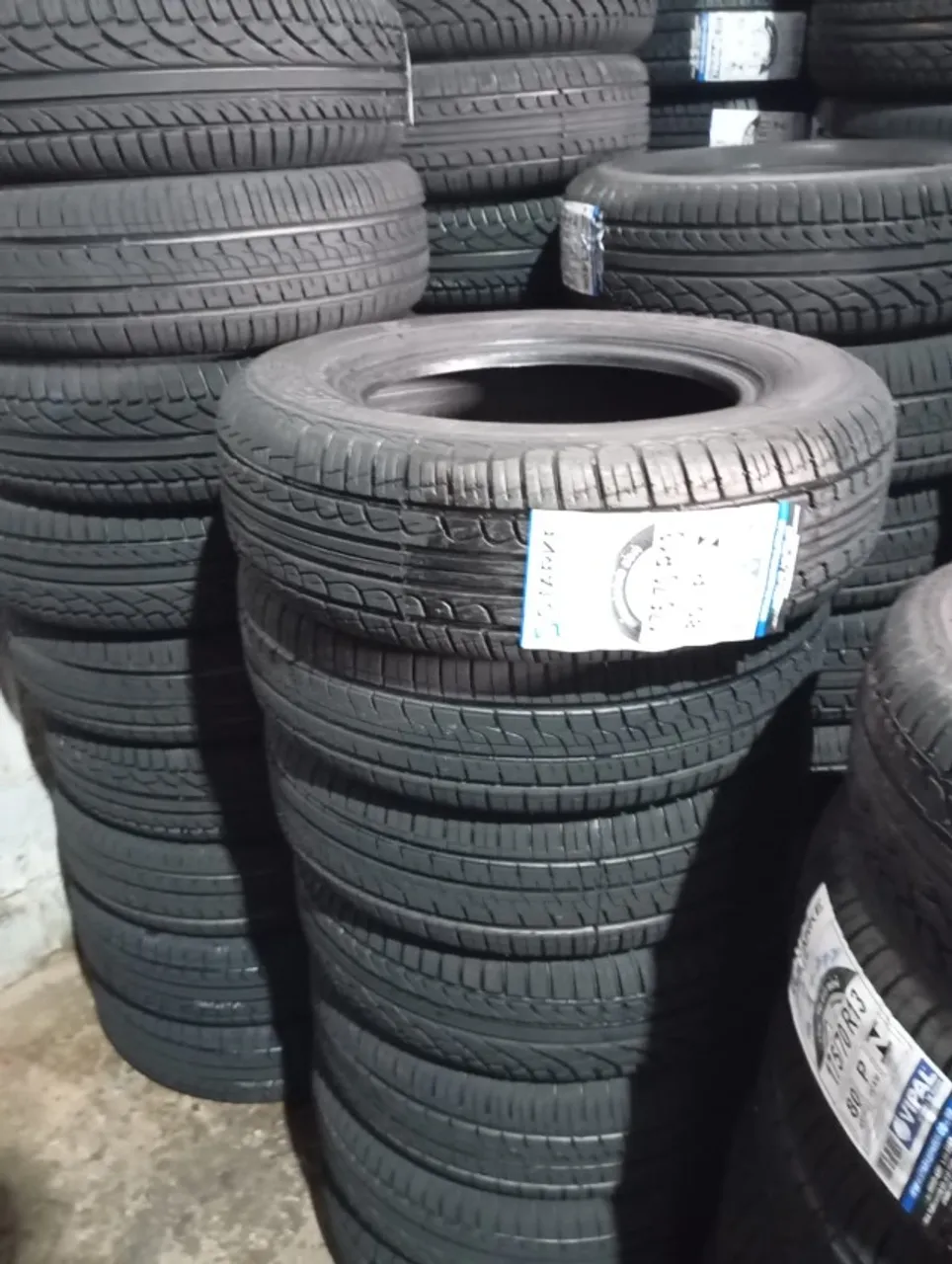 A última chance para comprar pneus com preço de fábrica aro 13 175/70 por 220,00
