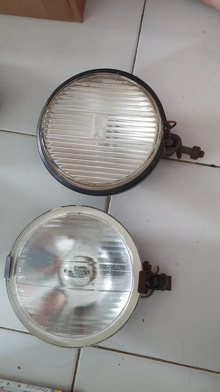 Faróis auxiliares antigos