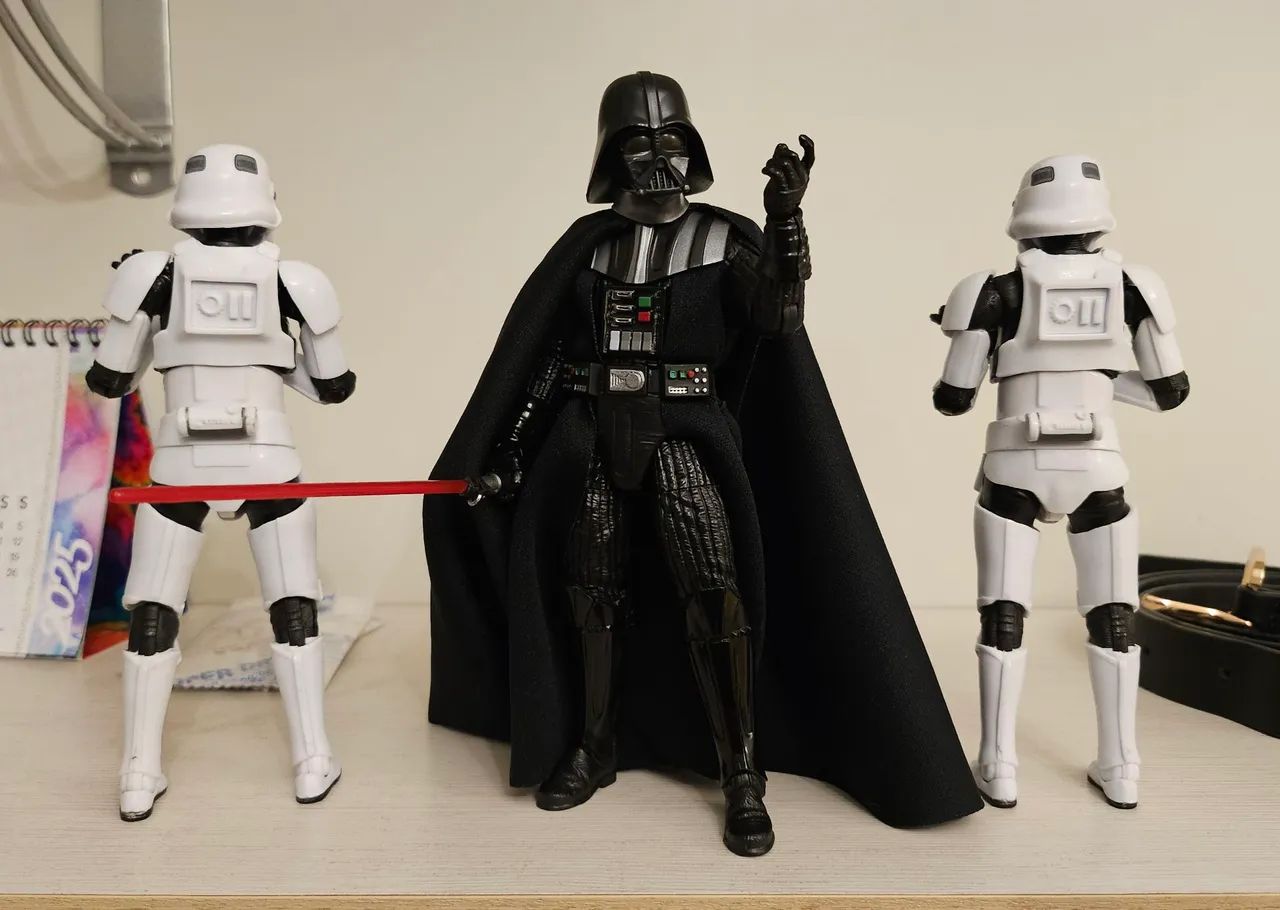 Star Wars Black Series  Darth Vader (original) + 2 stormtroopers (bootleg) - Foto 2