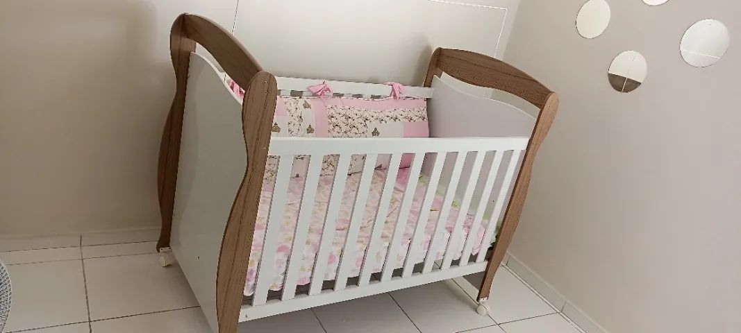 Berço americano nunca usado cor branca 