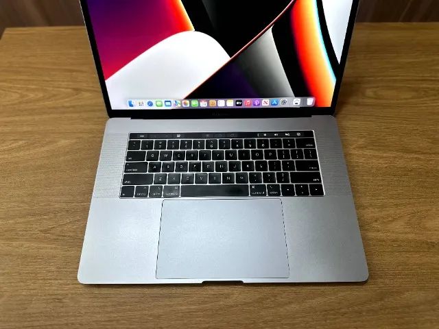 MACBOOK PRO 32GB, 1TB, 15.4 POLEGADAS, CORE i9, TOUCH BAR