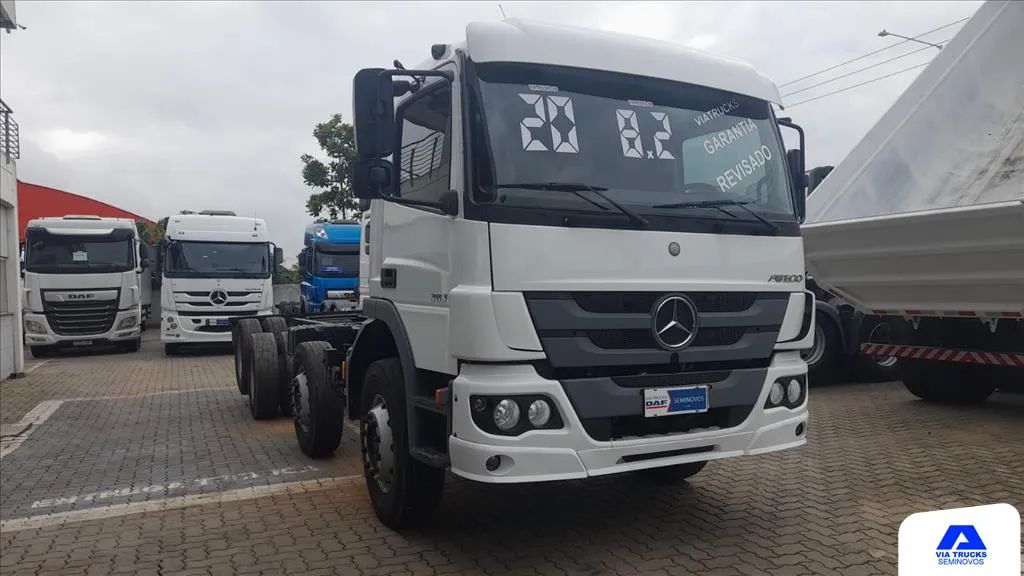 MBENZ ATEGO 3030 8X2 CAB EST CHASSI 2019/2020 - Foto 3