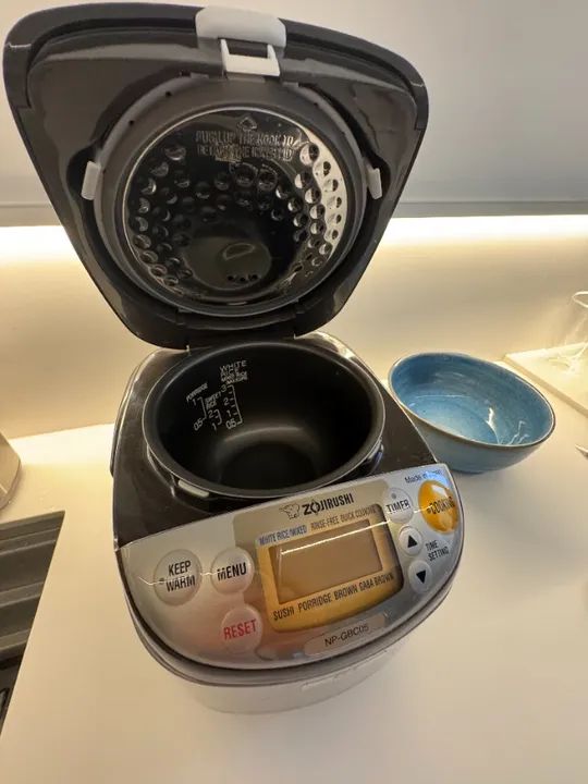 Panela de Arroz Japonesa Zojirushi de Indução NP-GBC05 com sistema de aquecimento - Foto 3