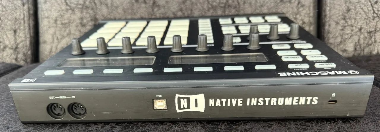 Native Instruments Maschine MK1 - Controlador MIDI Profissional