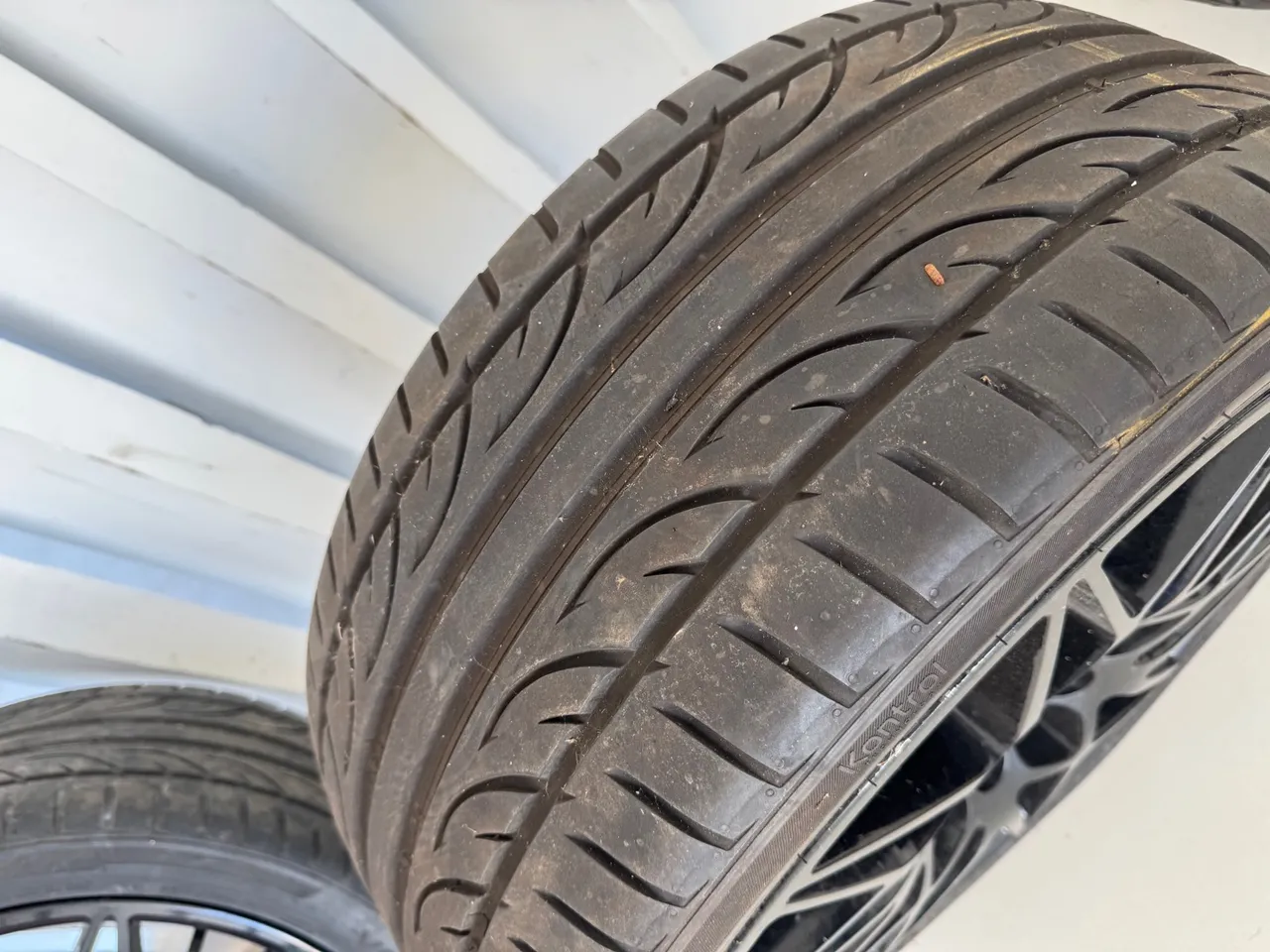Pneus Aro 19 245/40 Hankook
