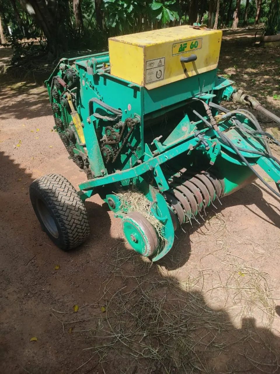 Vende-se enfardadeira de feno Agro Forn AF60  - Foto 4