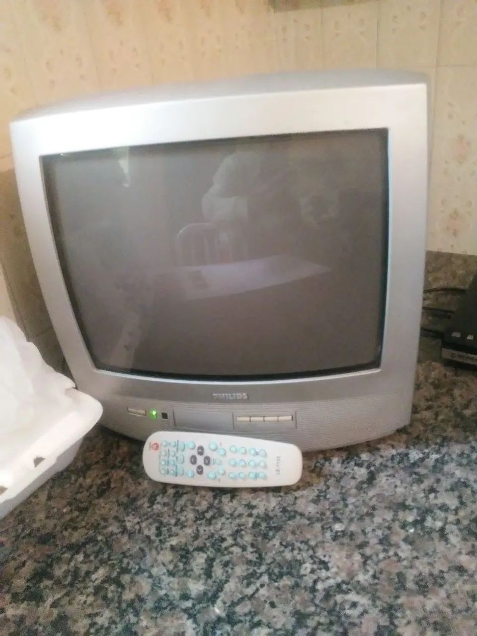 Tv Philips Completa e conversor digital otimo - Foto 2