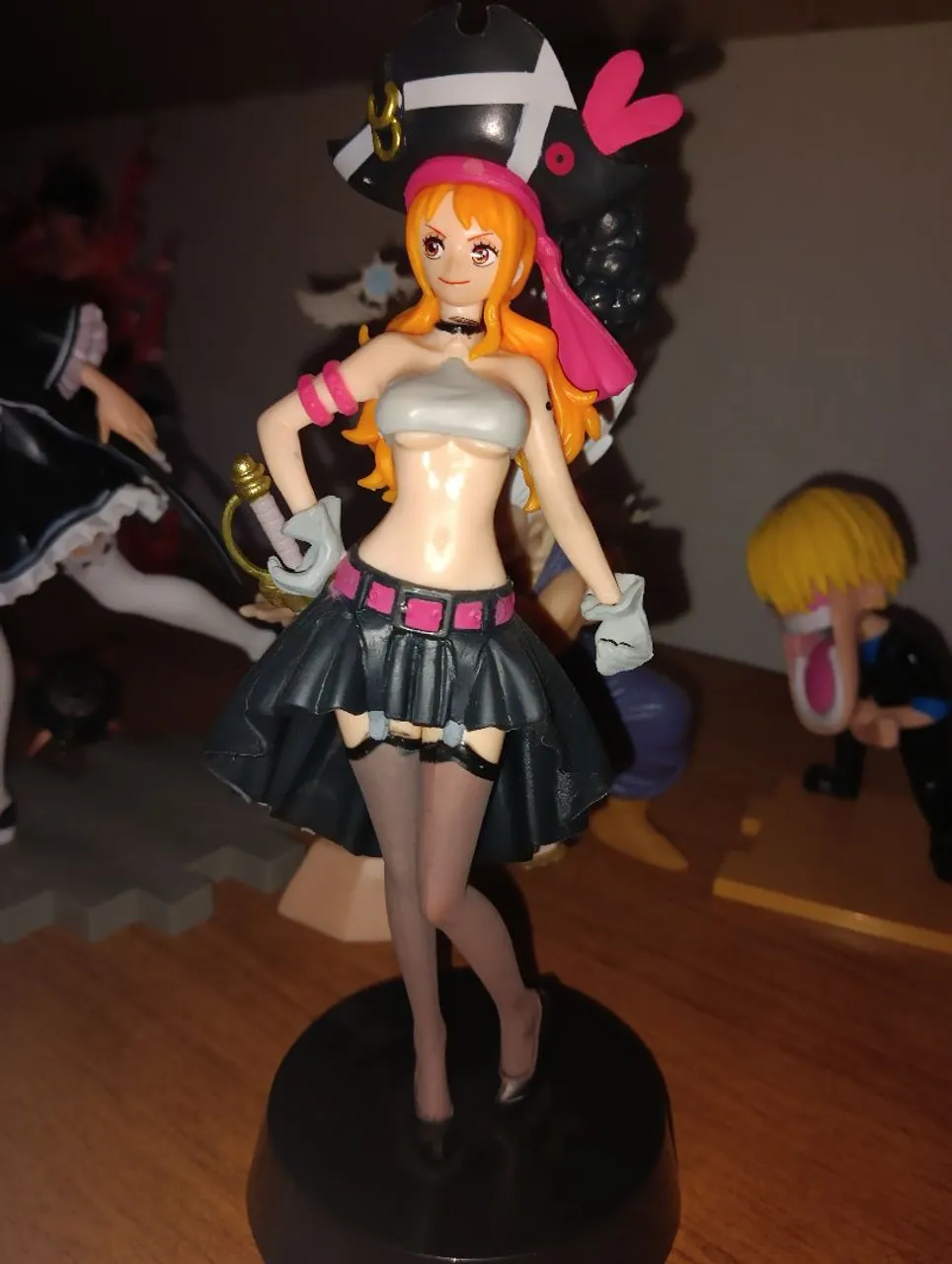 Action Figure One Piece Nami Pirata