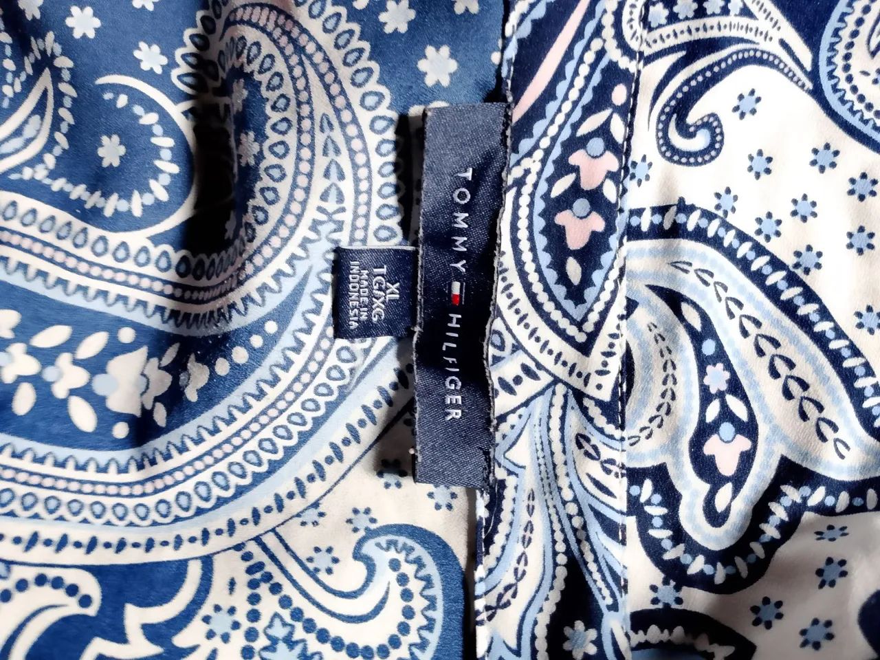 Camisa Feminina Paisley Azul Tommy original  - Foto 2