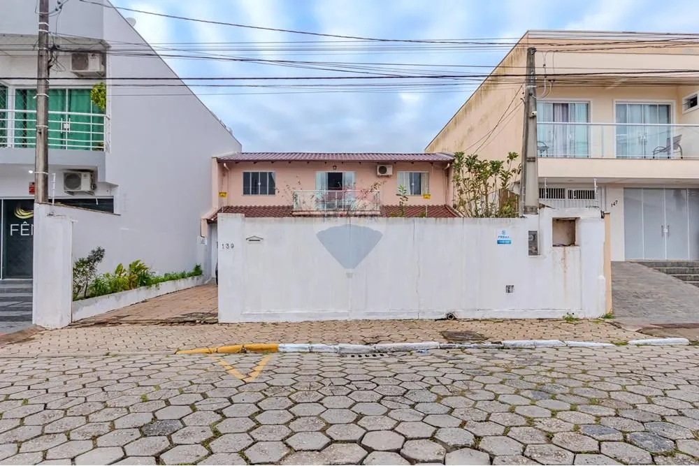 Sobrado pronto para morar no Bairro São Judas  Itajai