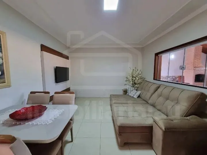 Casa à venda no Jardim Sempre Verde com 3 quartos