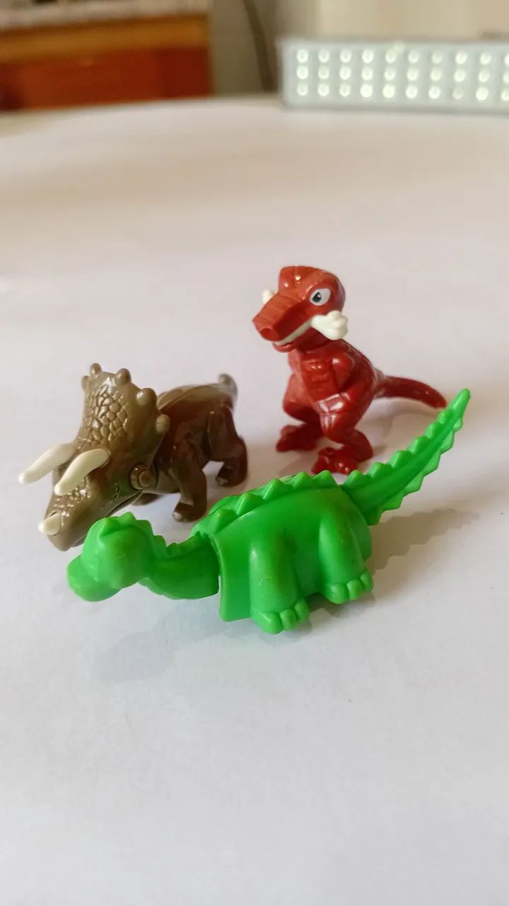 Lote 3 Bonecos antigo brinquedo coleção kinder ovo dinossauros