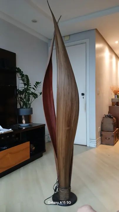 Luminária de chão em Madeira - Estilo Tropical