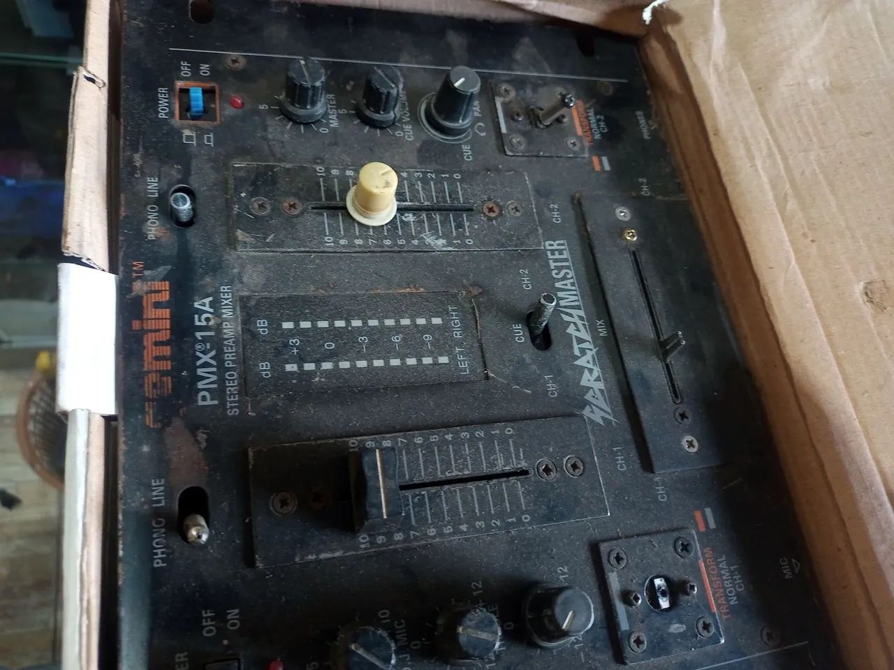 Aparelho Mixer antigo para DJs  - Foto 2