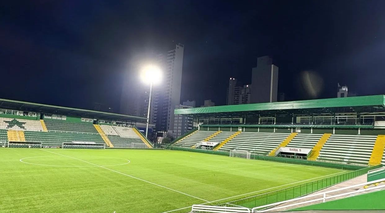 Instalação e iluminação pra estádio arena  - Foto 3