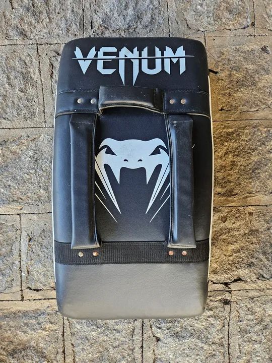 Escudo venum treino ufc mma muay thai - unidade - preto - Foto 4