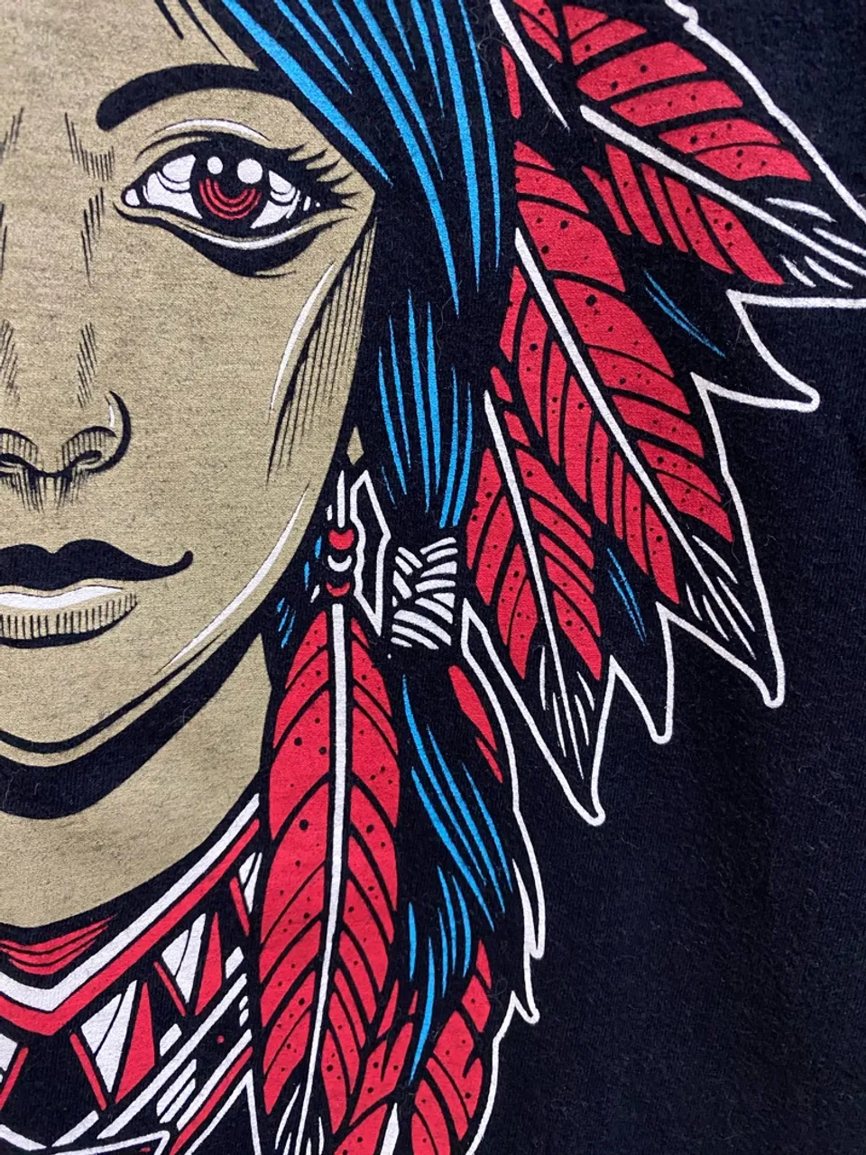 Camiseta brutal k. Estampada Indígena