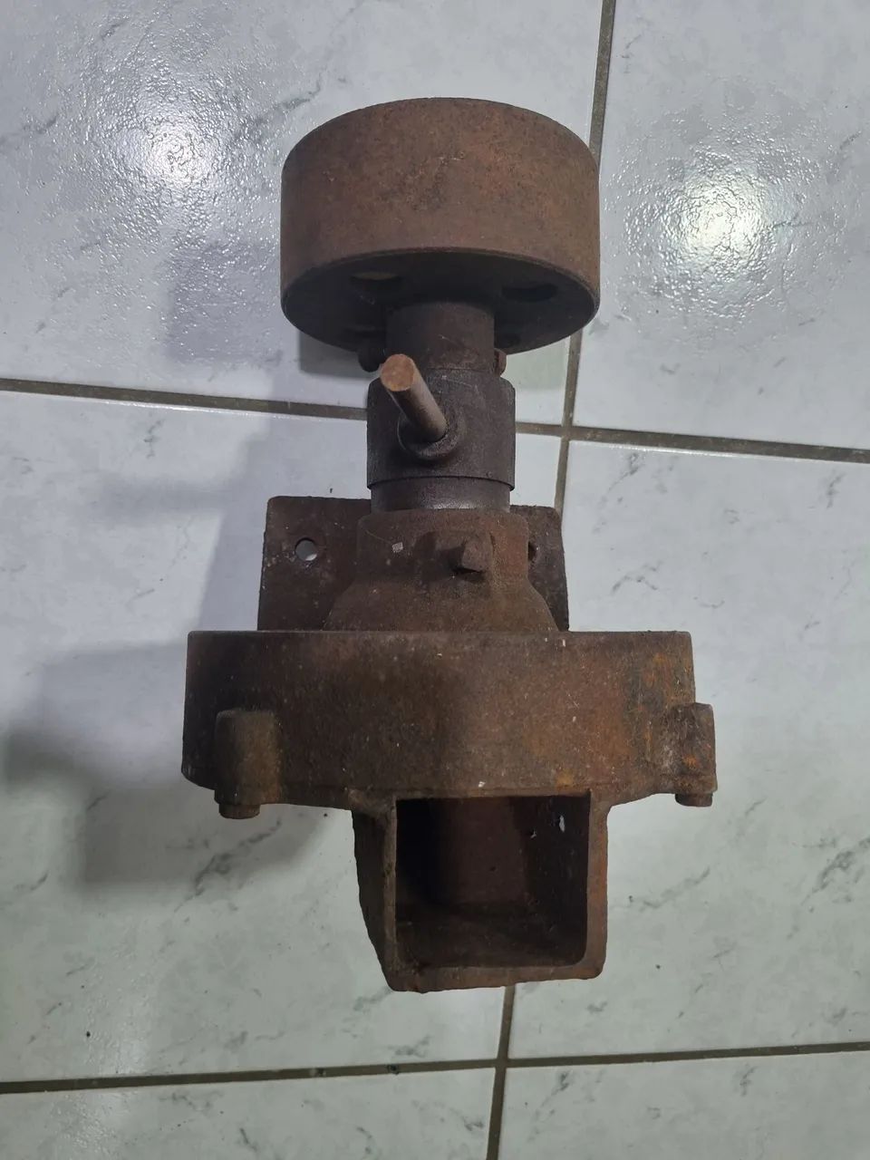 Antigo triturador de grãos 