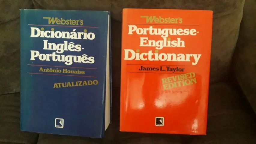 2 dicionários Webster capa dura lindos e bem conservados
