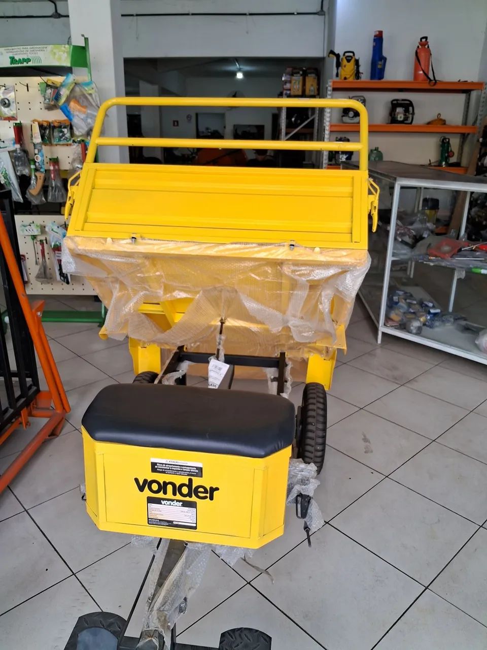 Motocultivador so vendo a carreta leia o anuncio - Foto 2