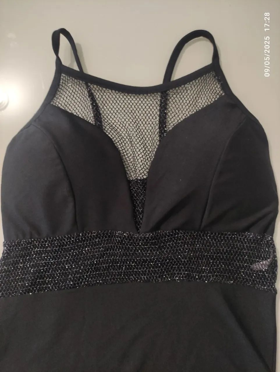 Blusa preta com transparência e brilho - Foto 3